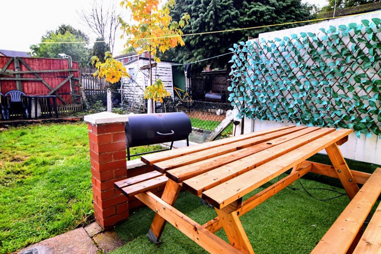 The Chinatown Home - Private Garden, Netflix, Bbq & Bar バーミンガム エクステリア 写真